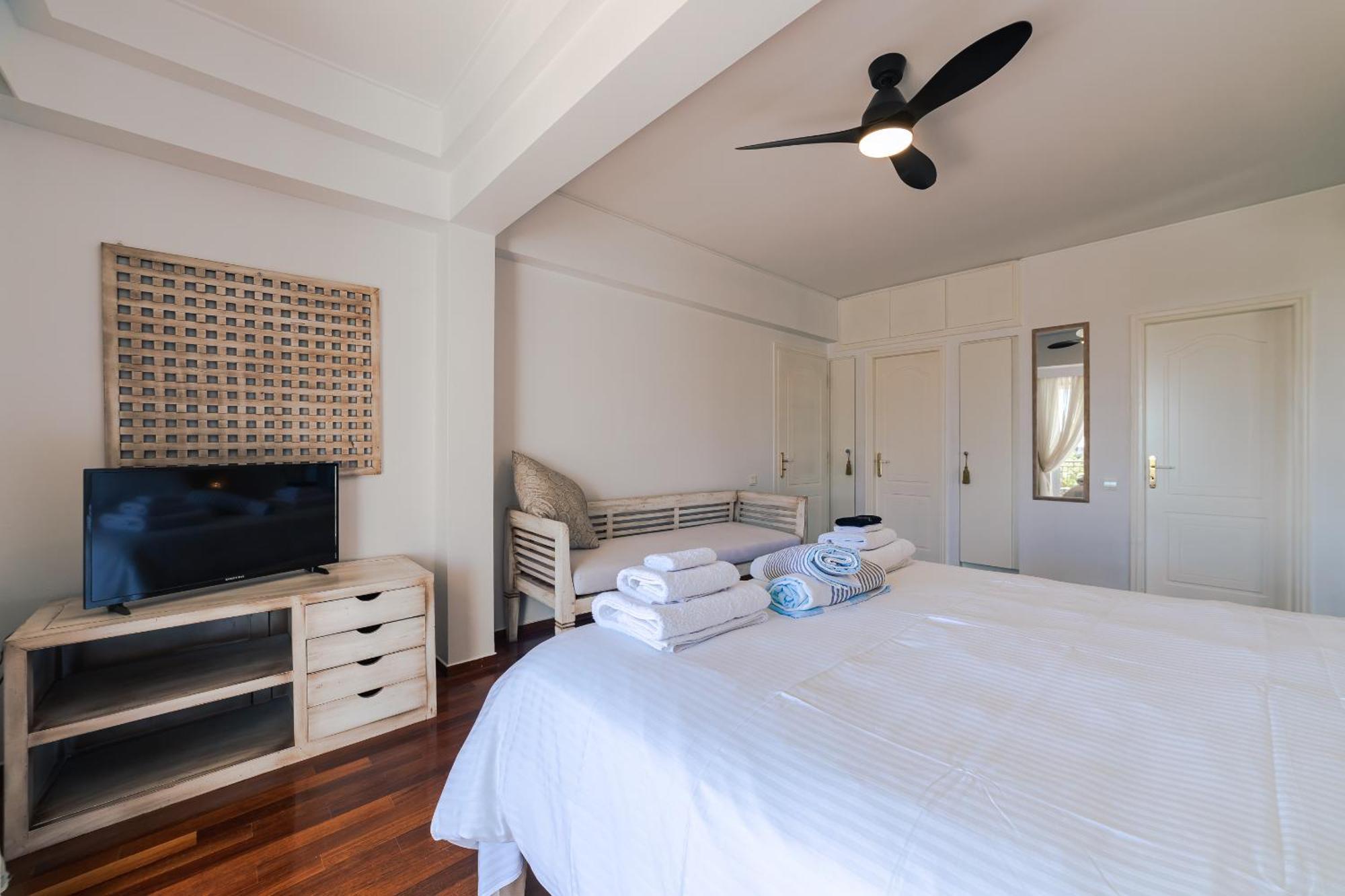Lagonisi Luxury Escape Exterior photo